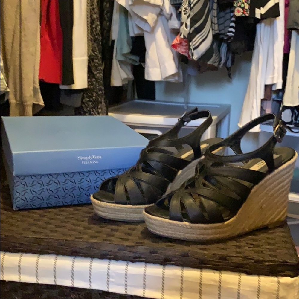 Simply Vera- Vera Wang leather/jute wedge Sandals